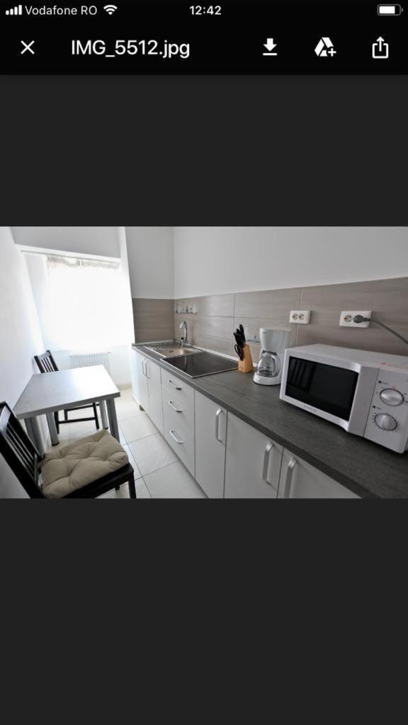 בוקרשט Alba Iulia Square - Apartments And Studios מראה חיצוני תמונה